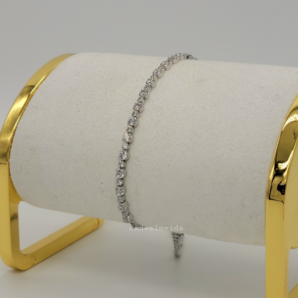 Swarovski Jewelry - SOLD - Swarovski Silver Tone Rhodium Plated Subtle Trilogy Bracelet 5465384